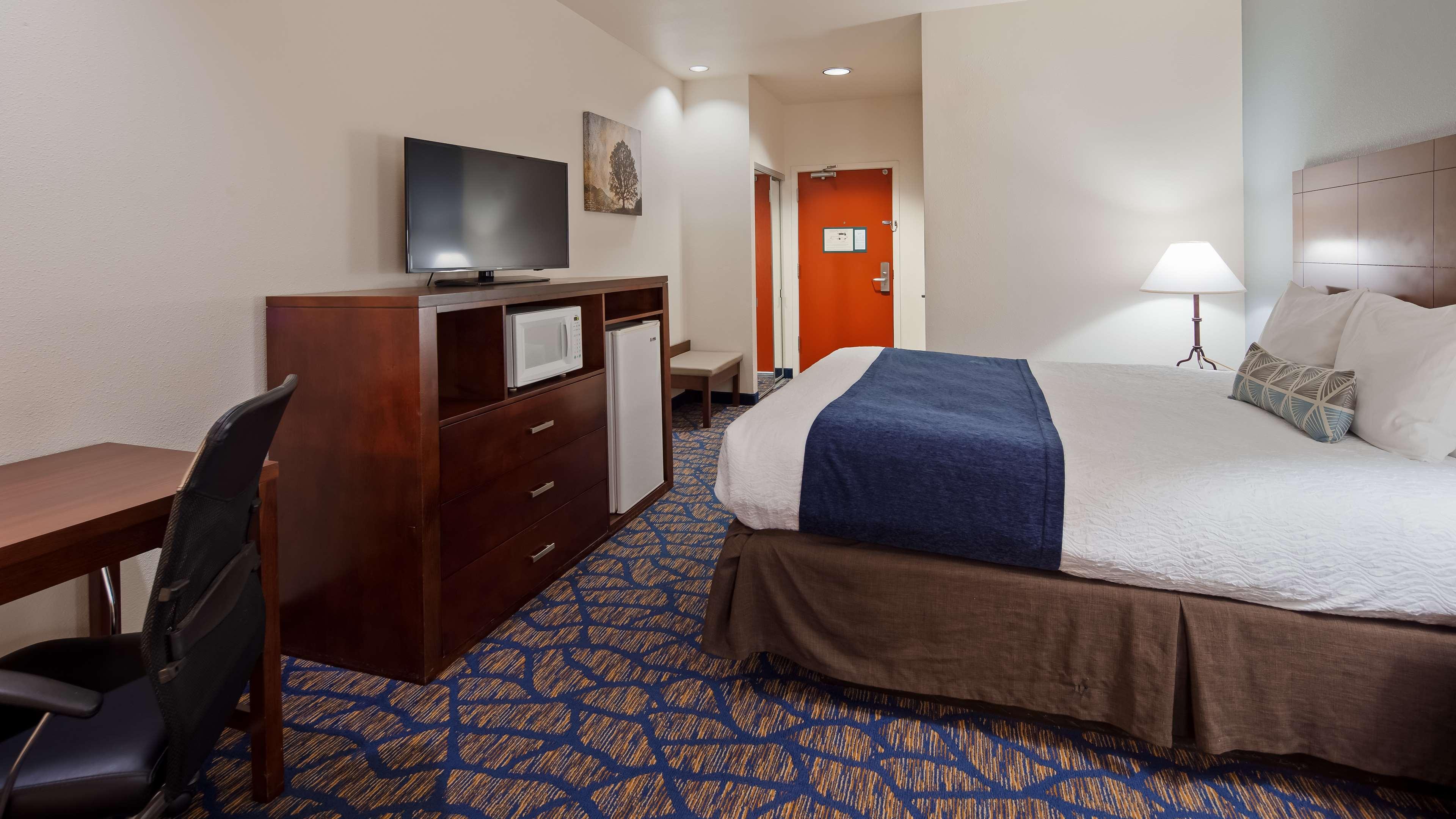 Best Western Plus Villa Del Lago Inn Patterson Exterior photo