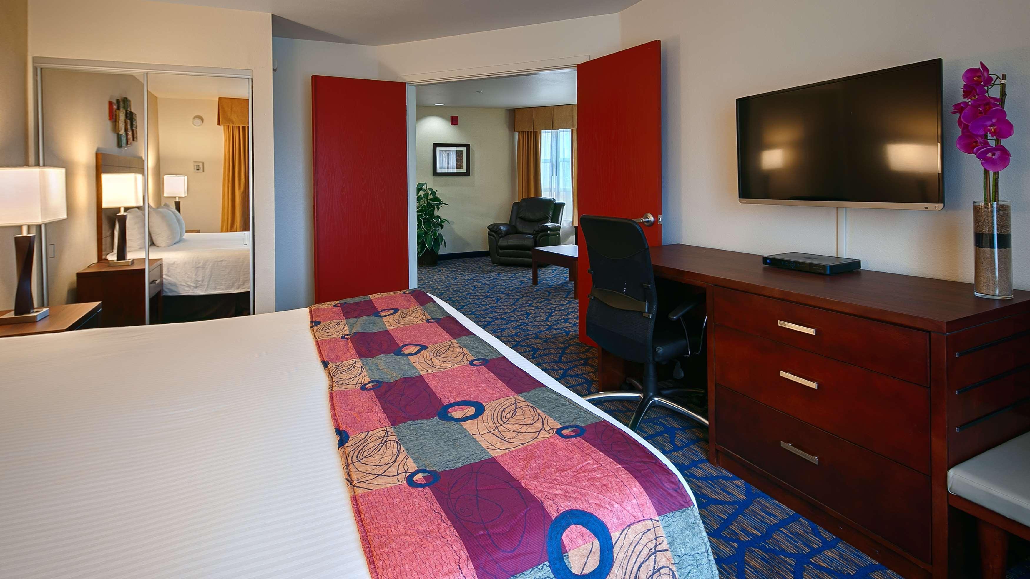 Best Western Plus Villa Del Lago Inn Patterson Exterior photo